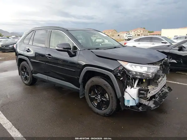 JTMP1RFV8KD032273 — 2019 Toyota RAV4, Передняя часть слева (Left Front), фото до ремонта