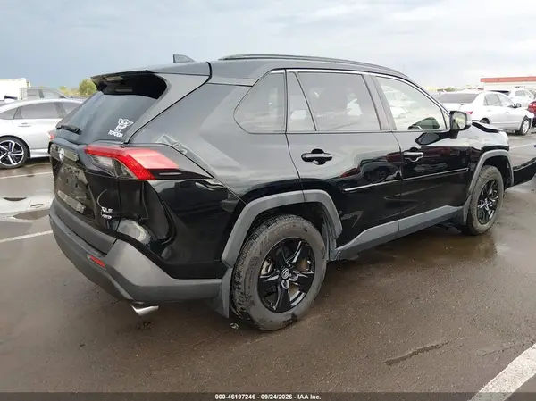 JTMP1RFV8KD032273 — 2019 Toyota RAV4, фото 4 с аукциона IAAI, Передняя часть слева