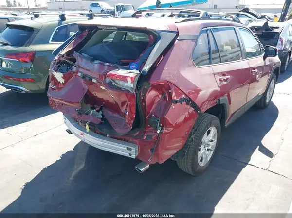 2T3W1RFV9KW049386 — 2019 Toyota RAV4, фото 4 с аукциона IAAI, Задняя часть