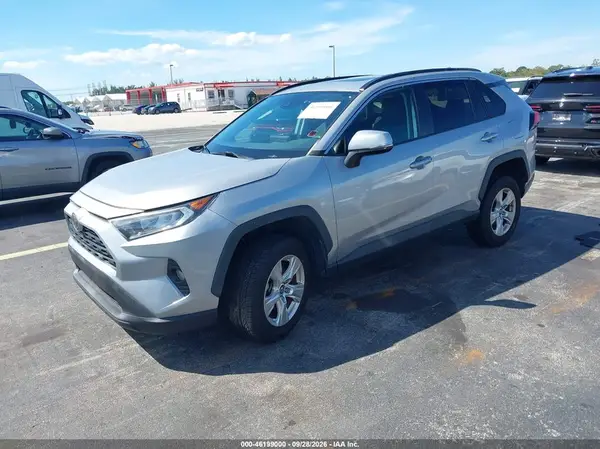 2T3W1RFV3KW047942 — 2019 Toyota RAV4, фото 2 с аукциона IAAI, Механические повреждения