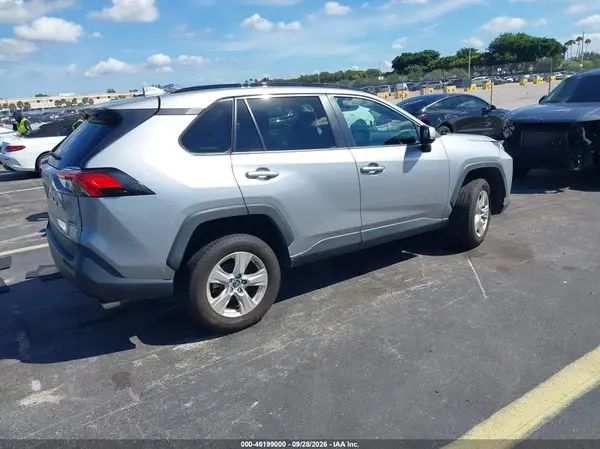 2T3W1RFV3KW047942 — 2019 Toyota RAV4, фото 4 с аукциона IAAI, Механические повреждения