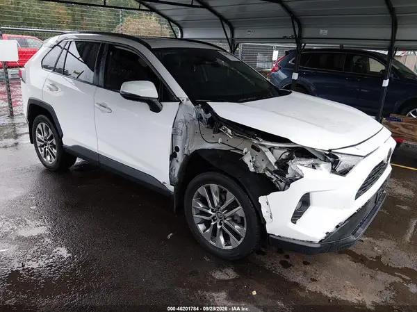 2T3A1RFV9KC035998 — 2019 Toyota RAV4, Передняя часть (Front End), фото до ремонта