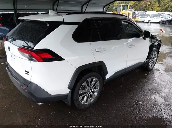 2T3A1RFV9KC035998 — 2019 Toyota RAV4, фото 4 с аукциона IAAI, Передняя часть