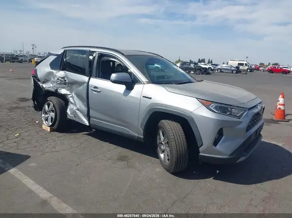 2T3DWRFVXKW025039 — 2019 Toyota RAV4, Правый бок (Right Side), фото до ремонта
