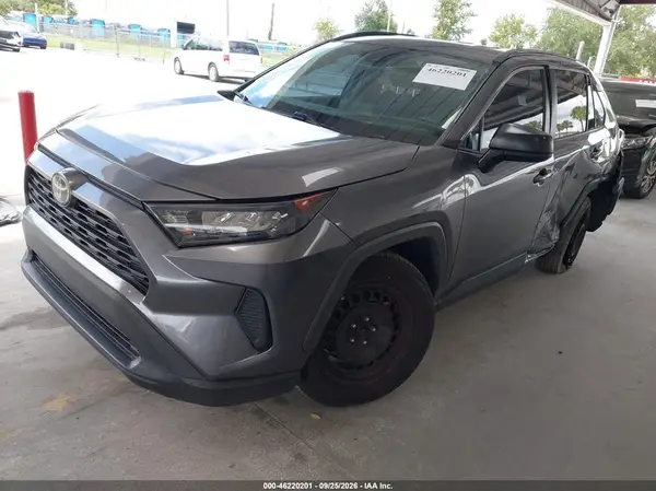 2T3H1RFV9KW055648 — 2019 Toyota RAV4, фото 2 с аукциона IAAI, Задняя часть слева