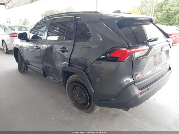2T3H1RFV9KW055648 — 2019 Toyota RAV4, фото 3 с аукциона IAAI, Задняя часть слева