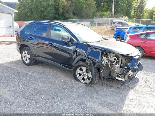 2T3MWRFV6KW007332 — 2019 Toyota RAV4, Повреждения со всех сторон (All Over), фото до ремонта
