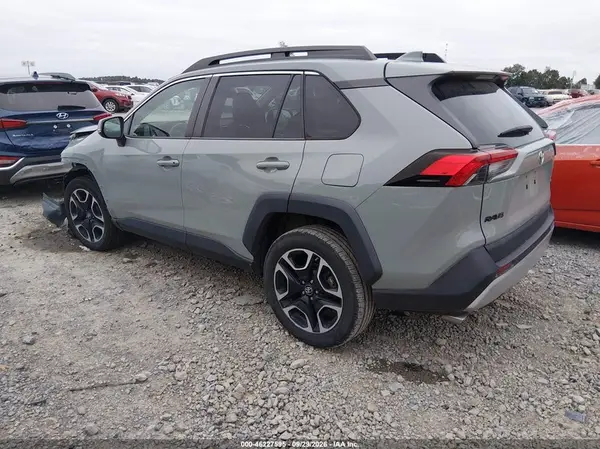 2T3J1RFV7KW034072 — 2019 Toyota RAV4, фото 3 с аукциона IAAI, Передняя часть