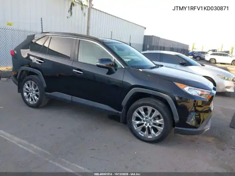 JTMY1RFV1KD030871 — 2019 Toyota RAV4, фото 2 с аукциона IAAI, Задняя часть
