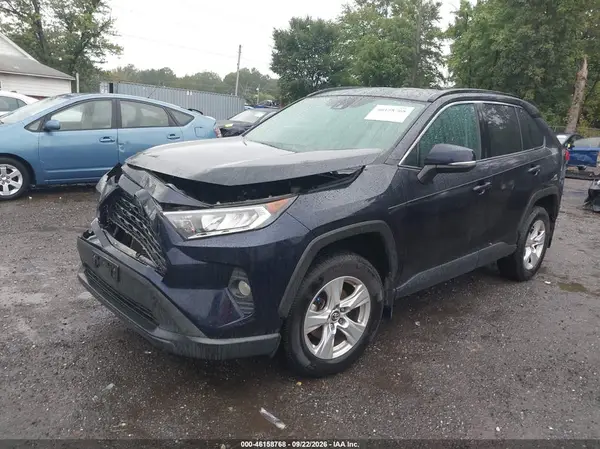 2T3P1RFV7LW118954 — 2020 Toyota RAV4, фото 2 с аукциона IAAI 12.10.2026, Передняя часть справа