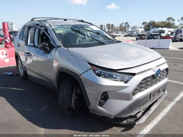2T3RWRFV1LW086027 — 2020 Toyota RAV4, Опрокидывание (Rollover), фото до ремонта