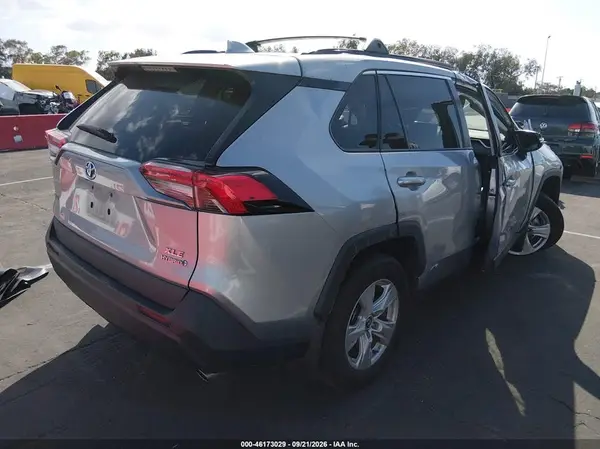 2T3RWRFV1LW086027 — 2020 Toyota RAV4, фото 4 с аукциона IAAI, Опрокидывание