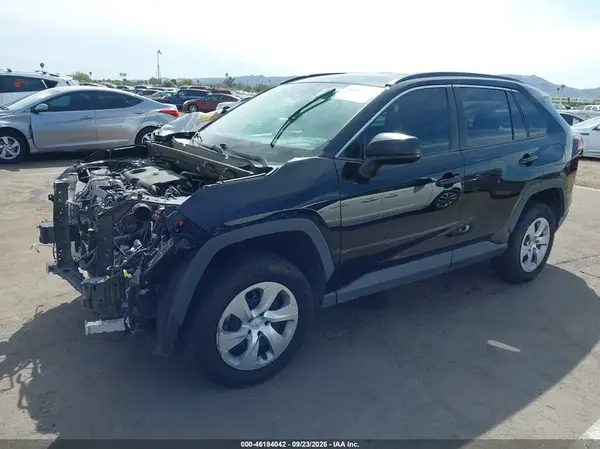 2T3F1RFV7LC106381 — 2020 Toyota RAV4, фото 2 с аукциона IAAI, Передняя часть