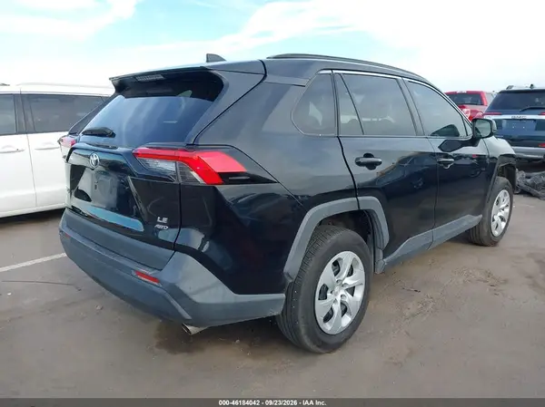 2T3F1RFV7LC106381 — 2020 Toyota RAV4, фото 4 с аукциона IAAI, Передняя часть