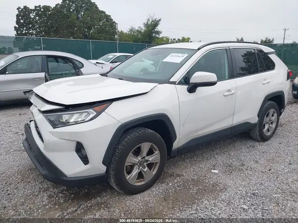 2T3W1RFV7LC034887 — 2020 Toyota RAV4, фото 2 с аукциона IAAI, Передняя часть
