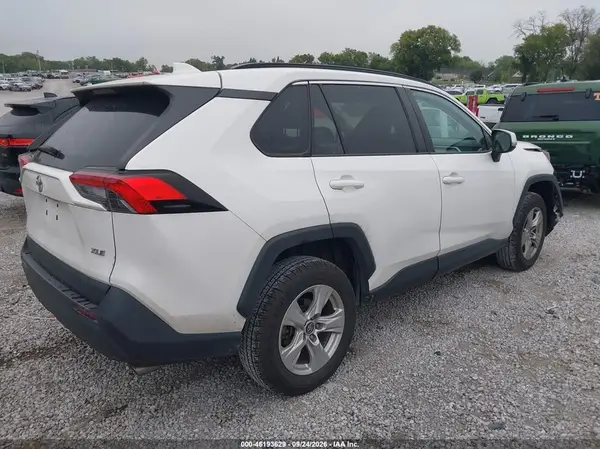 2T3W1RFV7LC034887 — 2020 Toyota RAV4, фото 4 с аукциона IAAI, Передняя часть