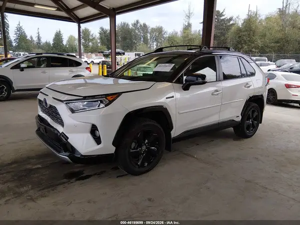JTMEWRFVXLJ037888 — 2020 Toyota RAV4, фото 2 с аукциона IAAI 09.10.2026, Передняя и задняя части