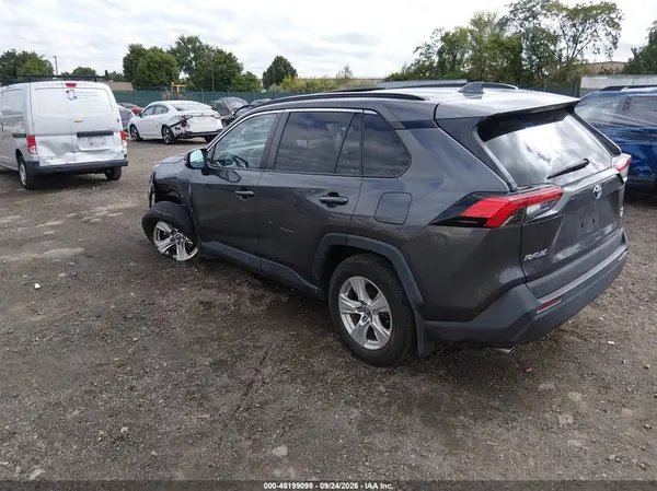 2T3RWRFV2LW094072 — 2020 Toyota RAV4, фото 3 с аукциона IAAI 10.10.2026, Передняя часть слева