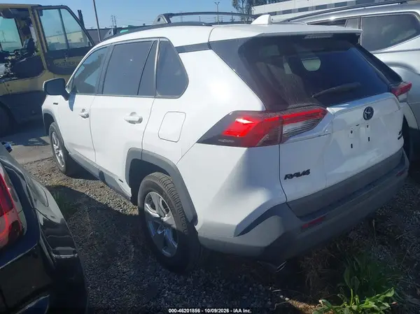 4T3R6RFV2LU003897 — 2020 Toyota RAV4, фото 3 с аукциона IAAI 14.10.2026, Правый бок