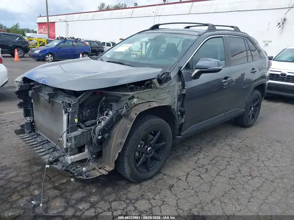 2T3G1RFV1LC133550 — 2020 Toyota RAV4, фото 2 с аукциона IAAI, Передняя часть