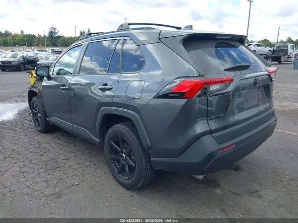 2T3G1RFV1LC133550 — 2020 Toyota RAV4, фото 3 с аукциона IAAI, Передняя часть