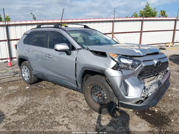 2T3K1RFV7LW081561 — 2020 Toyota RAV4, Передняя часть (Front End), фото до ремонта