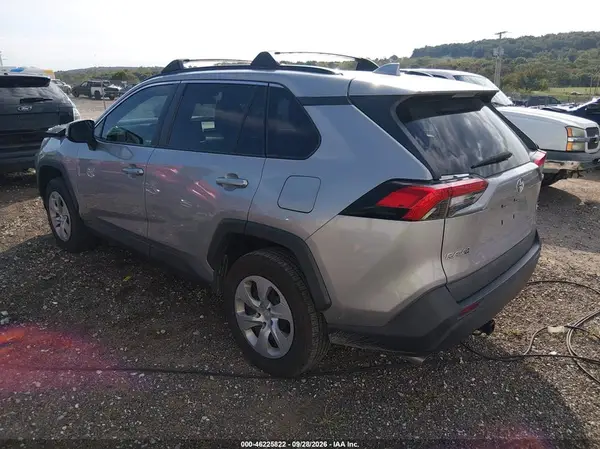 2T3K1RFV7LW081561 — 2020 Toyota RAV4, фото 3 с аукциона IAAI, Передняя часть