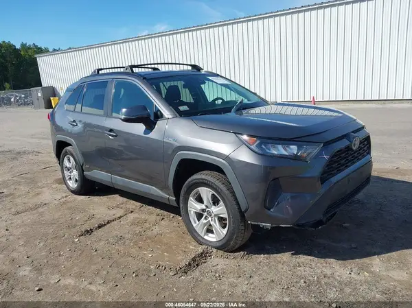 2T3MWRFV8MW126017 — 2021 Toyota RAV4, Передняя часть (Front & Rear), фото до ремонта
