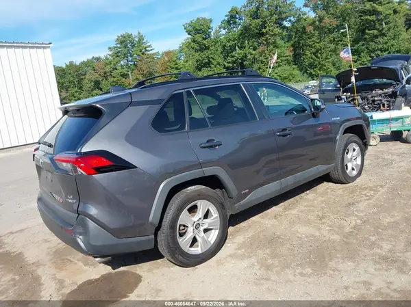 2T3MWRFV8MW126017 — 2021 Toyota RAV4, фото 4 с аукциона IAAI, Передняя часть