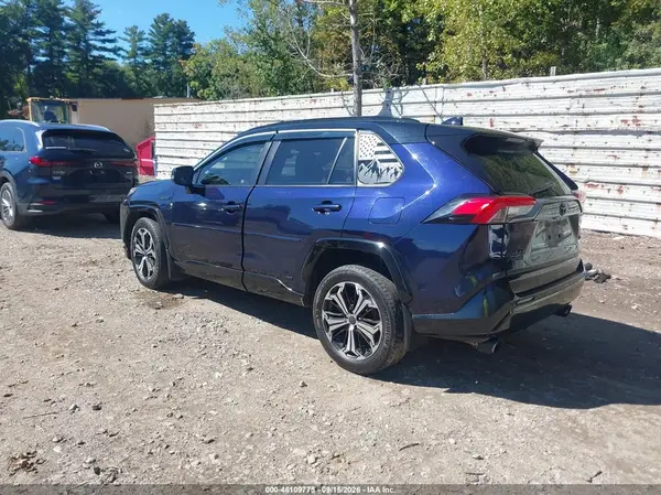 JTMEB3FV4MD016740 — 2021 Toyota RAV4, фото 3 с аукциона IAAI 09.10.2026, Разукомплектован