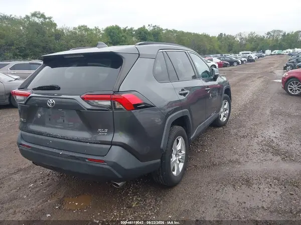 2T3P1RFV7MC186254 — 2021 Toyota RAV4, фото 4 с аукциона IAAI 30.09.2026, Передняя часть слева