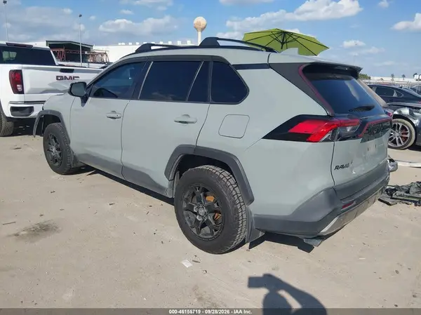 2T3W1RFV5MW112132 — 2021 Toyota RAV4, фото 3 с аукциона IAAI, Передняя часть