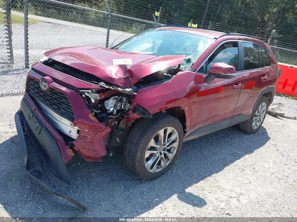 2T3C1RFV7MW170715 — 2021 Toyota RAV4, фото 2 с аукциона IAAI, Передняя часть