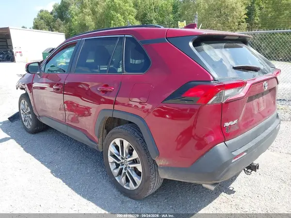 2T3C1RFV7MW170715 — 2021 Toyota RAV4, фото 3 с аукциона IAAI, Передняя часть