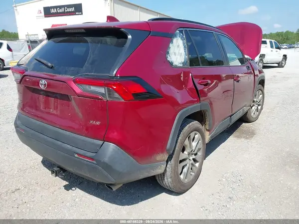 2T3C1RFV7MW170715 — 2021 Toyota RAV4, фото 4 с аукциона IAAI, Передняя часть
