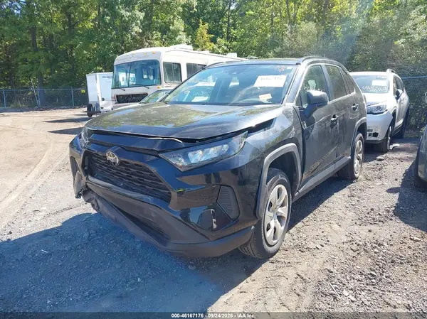 2T3F1RFV0MC162342 — 2021 Toyota RAV4, фото 2 с аукциона IAAI 13.10.2026, Передняя часть