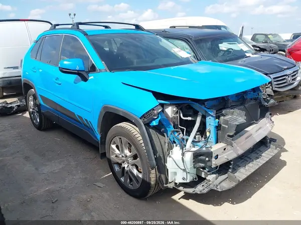 JTMC1RFV9MD065056 — 2021 Toyota RAV4, Передняя часть (Front End), фото до ремонта
