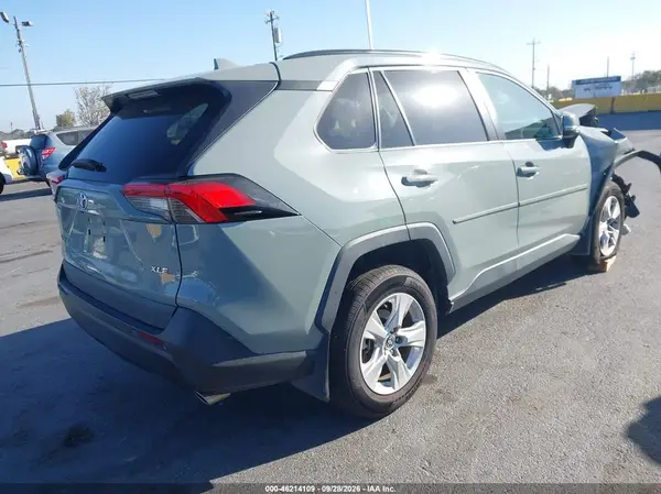 2T3W1RFV3MW131973 — 2021 Toyota RAV4, фото 4 с аукциона IAAI, Передняя часть