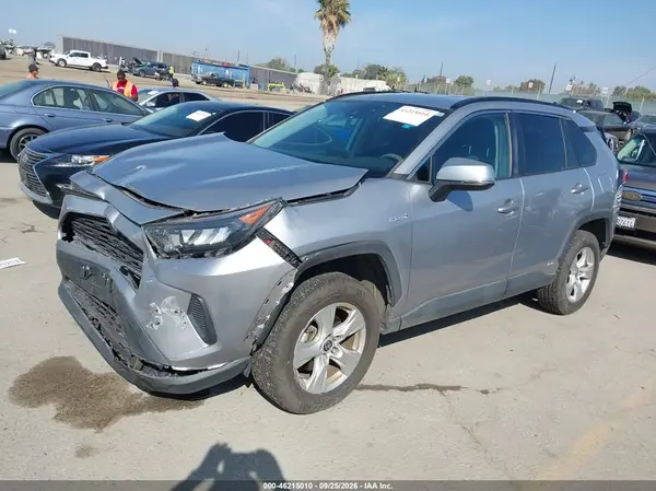 4T3MWRFV9MU039131 — 2021 Toyota RAV4, фото 2 с аукциона IAAI 11.10.2026, Передняя часть
