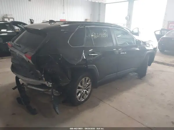2T3N1RFV2MW175524 — 2021 Toyota RAV4, фото 4 с аукциона IAAI, Передняя часть