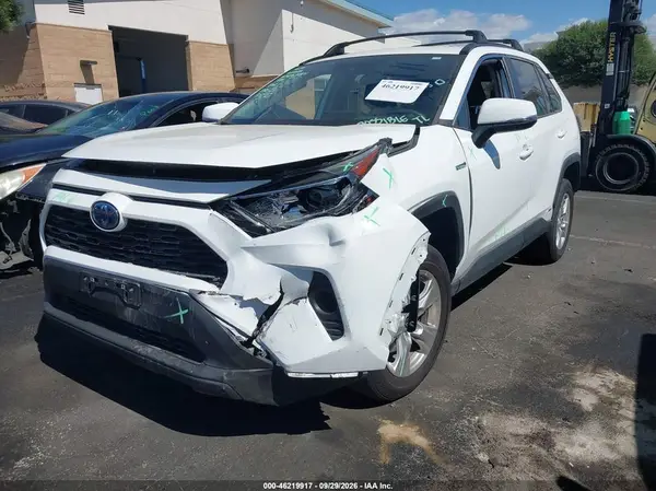 4T3RWRFVXMU048474 — 2021 Toyota RAV4, фото 2 с аукциона IAAI, Передняя часть