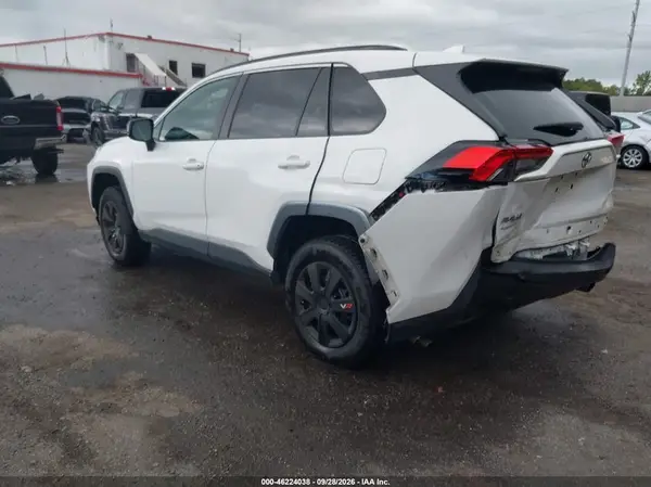 2T3H1RFVXMC087433 — 2021 Toyota RAV4, фото 3 с аукциона IAAI 03.10.2026, Задняя часть
