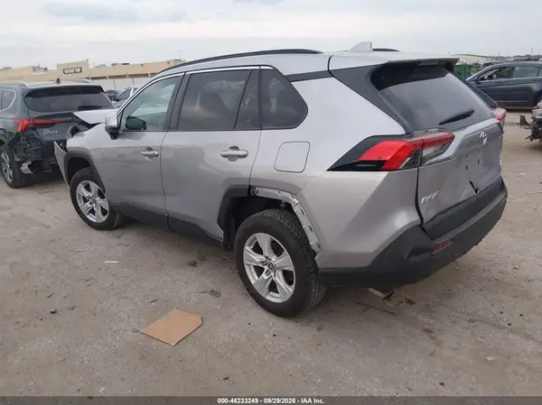 2T3P1RFV5MC229277 — 2021 Toyota RAV4, фото 3 с аукциона IAAI, Передняя часть