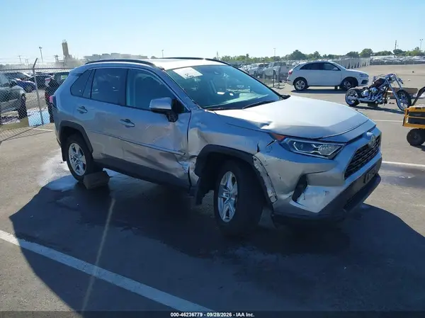 4T3R6RFVXMU023171 — 2021 Toyota RAV4, Правый бок (Right Side), фото до ремонта