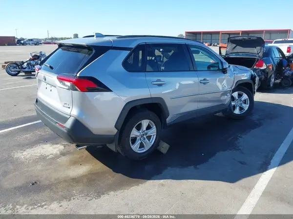 4T3R6RFVXMU023171 — 2021 Toyota RAV4, фото 4 с аукциона IAAI, Правый бок