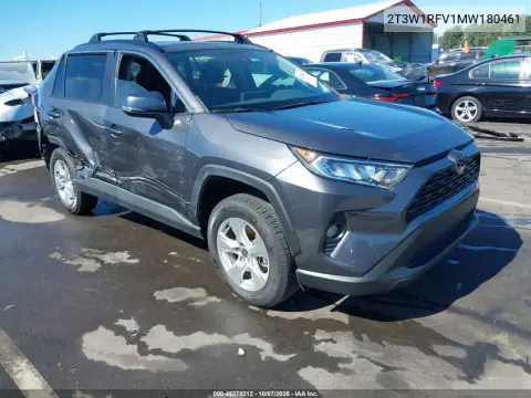 2T3W1RFV1MW180461 — 2021 Toyota RAV4, Правая сторона, фото до ремонта