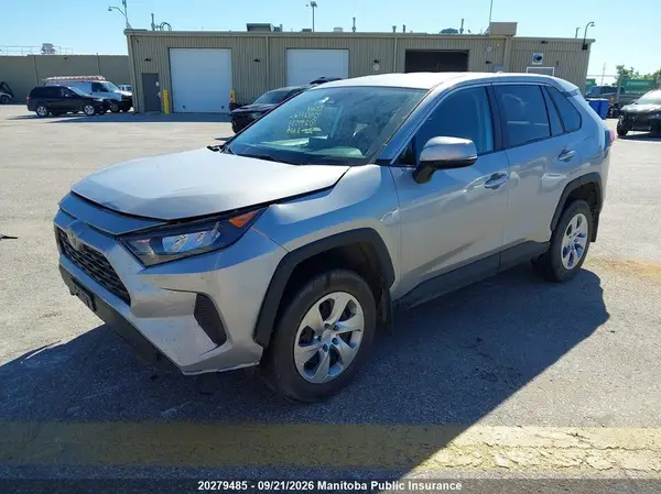 2T3B1RFV1NC299533 — 2022 Toyota RAV4, фото 2 с аукциона IAAI 29.09.2026, Передняя часть