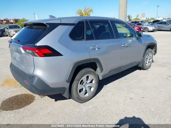 2T3B1RFV1NC299533 — 2022 Toyota RAV4, фото 4 с аукциона IAAI 29.09.2026, Передняя часть