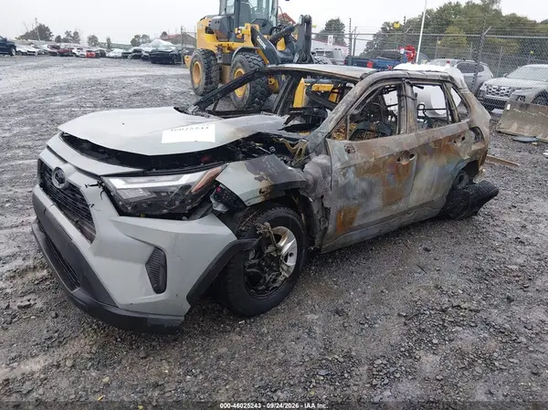 4T3RWRFV7NU063869 — 2022 Toyota RAV4, фото 2 с аукциона IAAI, Полный пожар