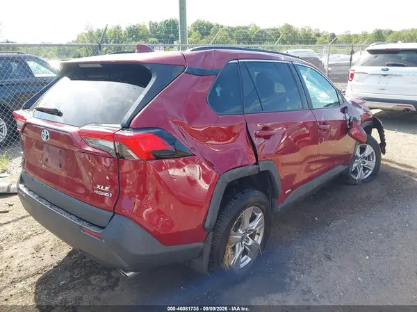 2T3RWRFV6NW130784 — 2022 Toyota RAV4, фото 4 с аукциона IAAI 12.10.2026, Передняя часть